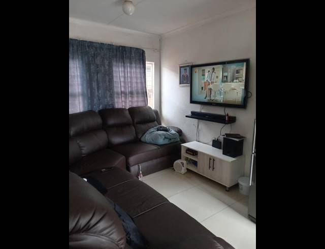 2 BEDROOM HOUSE FOR SALE IN SALFIN
